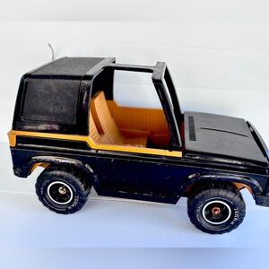 Vintage Tonka Jeep Black and Tan Toy Truck Metal 4x4